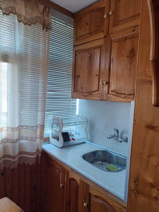 Отдава под наем обзаведена гарсониера в кв. Васил Левски