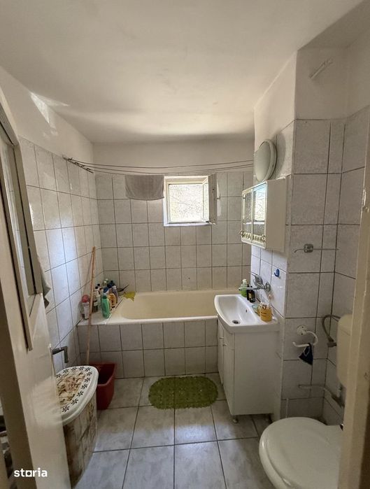 Apartament cu 3 camere, et. 2 din 4, Bul. Independentei , Micro 17