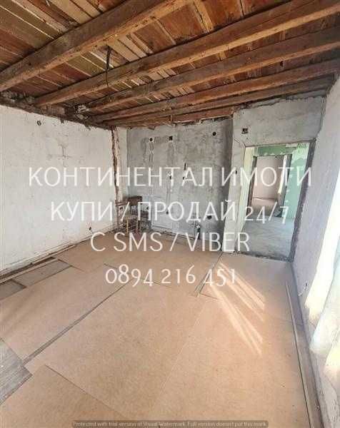 кодк 63193. Едноетажна гредоред къща 55м2 с голям двор 1000м2.
