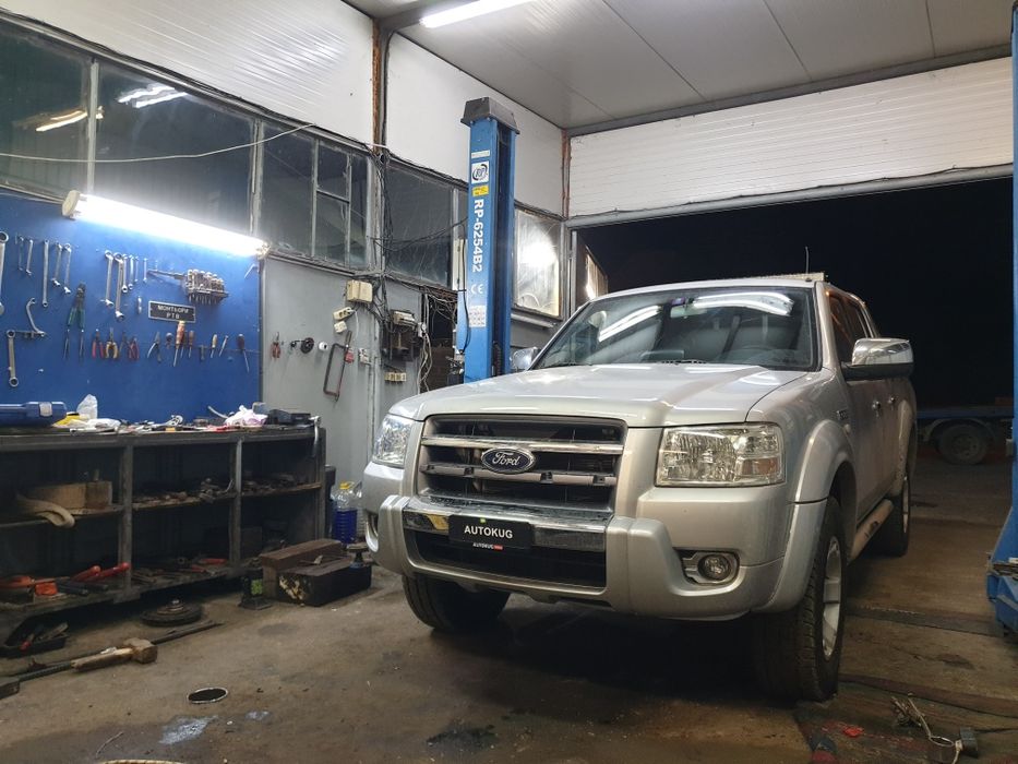 Автосервиз на Самообслужване Бургас: Подемник, Инструменти,