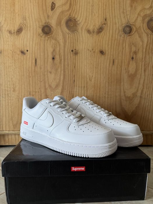 Nike Air Force 1 x Supreme White
