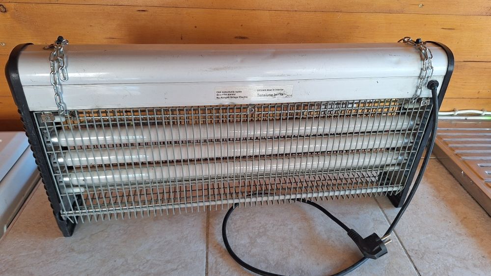 Aparat Electric Anti Țanțari cu 3 Tuburi