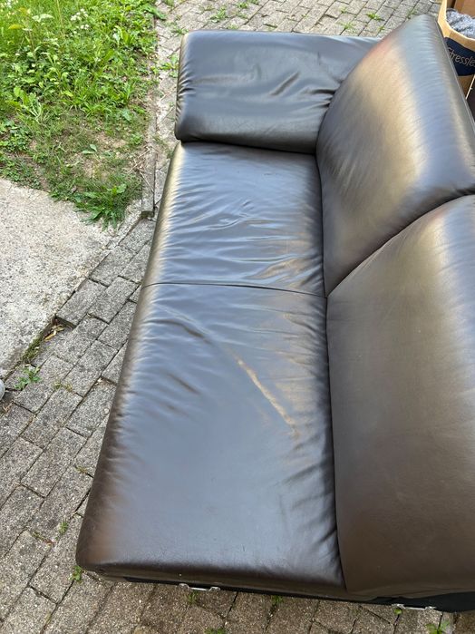 Vând colțar din piele