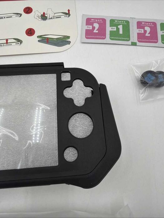 Защитный чехол-грип для Nintendo Switch Lite (в чёрном цвете)