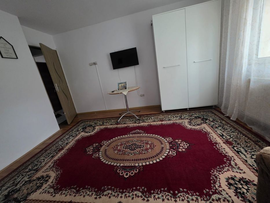 Garsoniera de închiriat