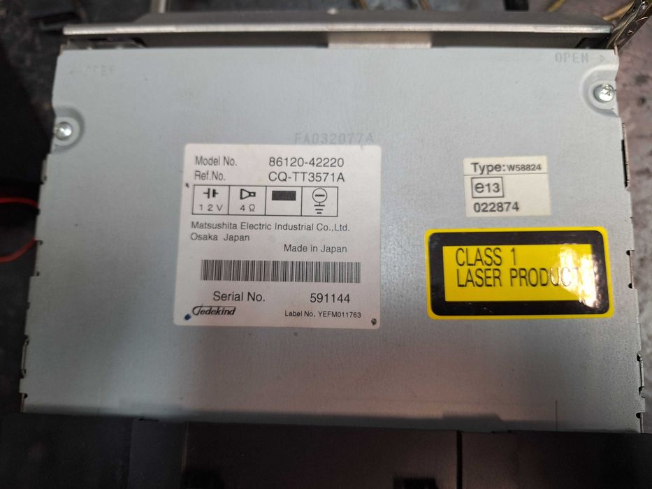 авторадио CD MP3 за TOYOTA RAV4 CQ-TT3571A в перфектно състояние