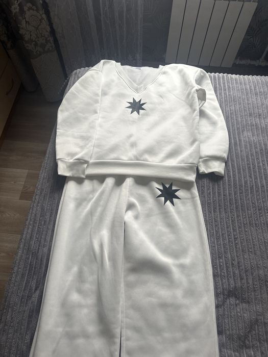 Костюм спортивный