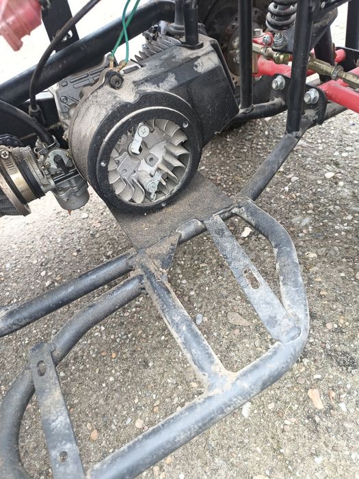 Vând ATV copii benzina defect