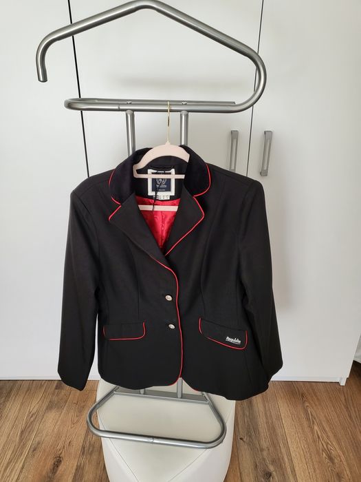 Taior extrem de frumos și elegant