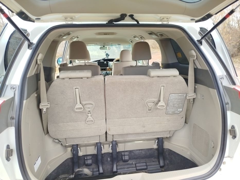 Продам Тоиота Эстима 2010