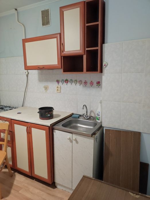 Отдам даром всё (5 мкр) 1-ый этаж