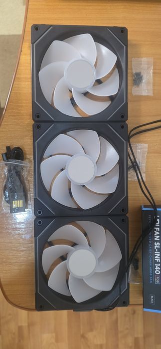 3x Ventilatoare Lian Li Uni fan 140mm