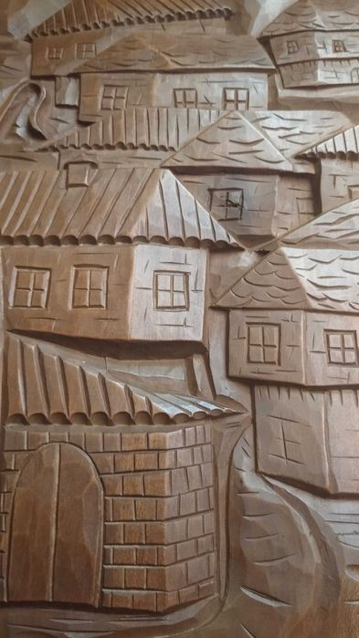 Дърворезба и картина рисувана на кожа