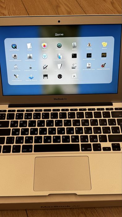 Продам Macbook Air 11