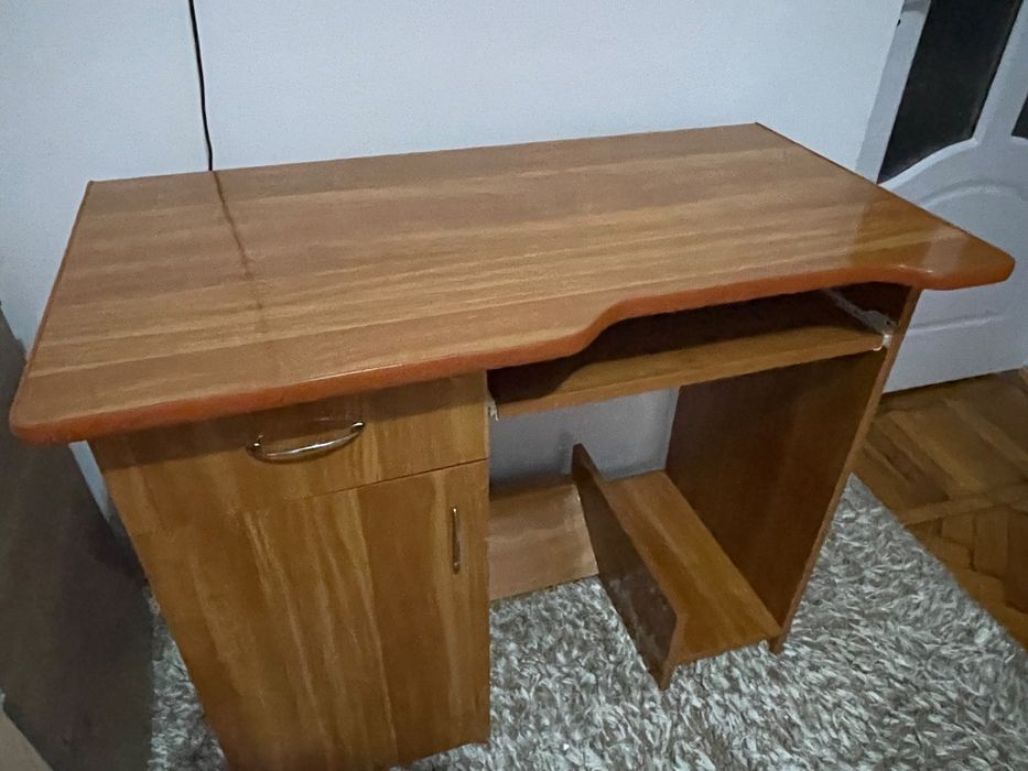 Vând birou 95x50