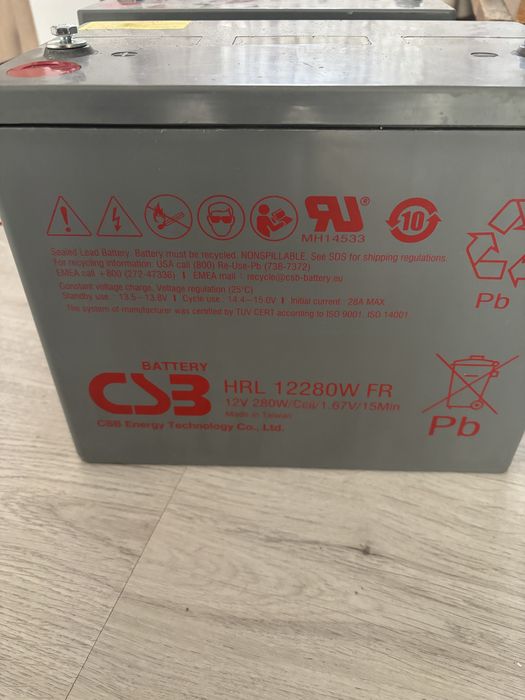 Se vind 4 acumulati gel CSB