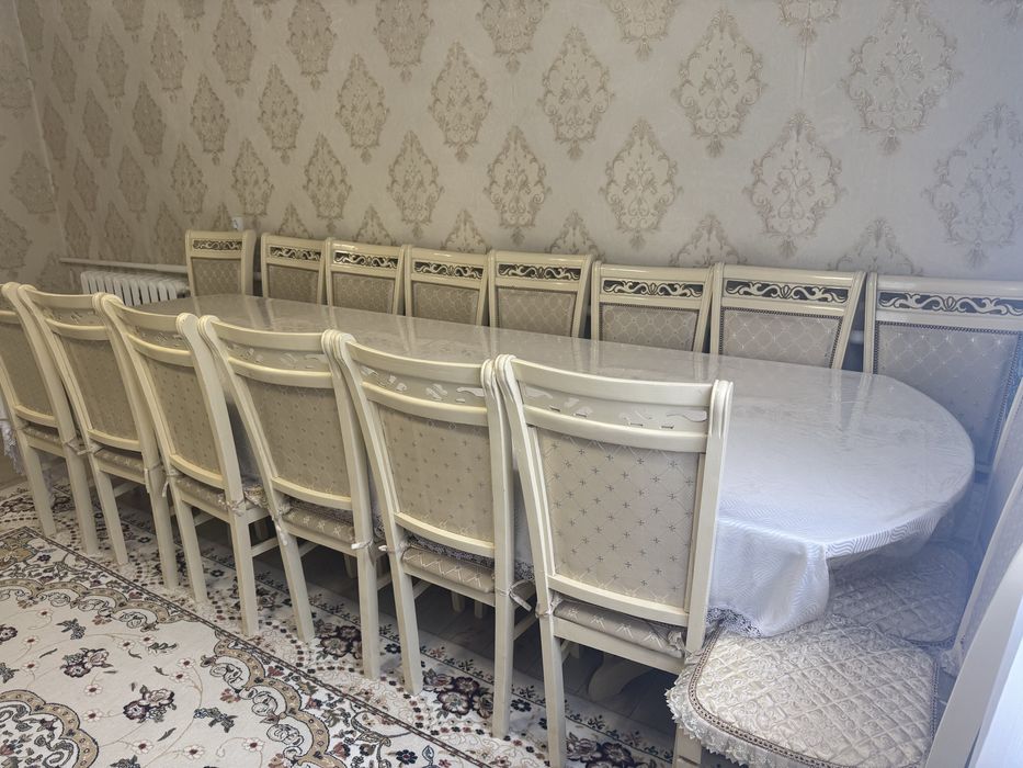 Продам стол и стулья