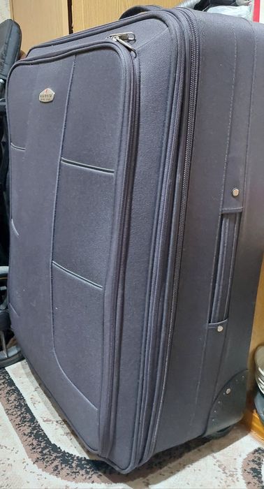 Чемодан дорожный