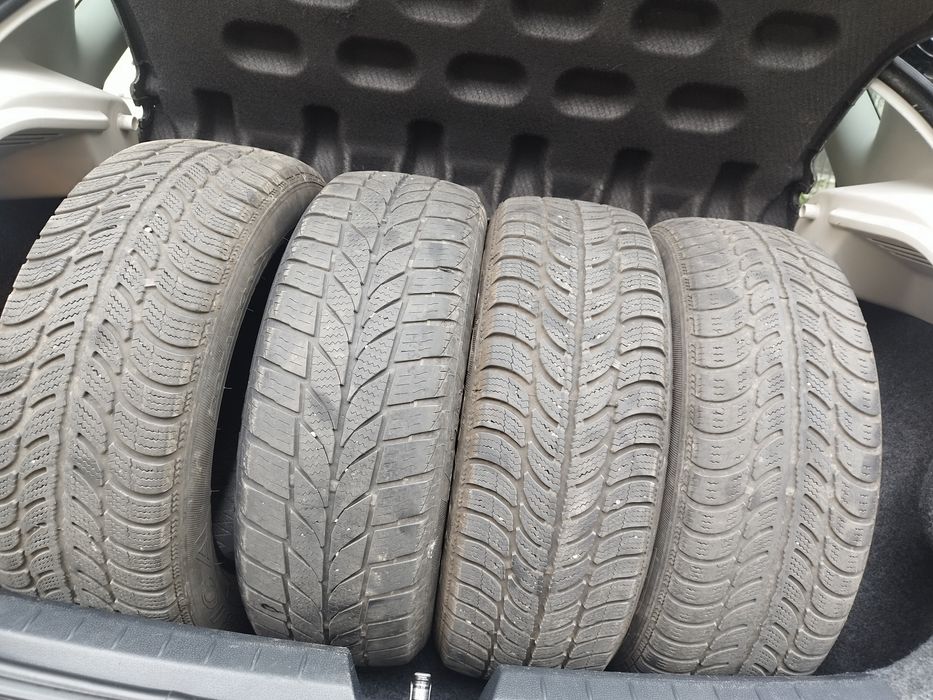 Vând 4 anvelope 185 60 R14 M+S