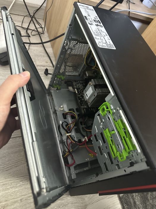 PC Fujitsu foarte rapid – i5, 10GB RAM, SSD+HDD + Monitor Cadou!
