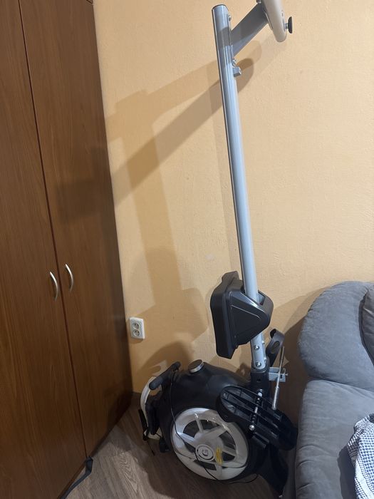 Гребной тренажер Genau RW500 Hydro