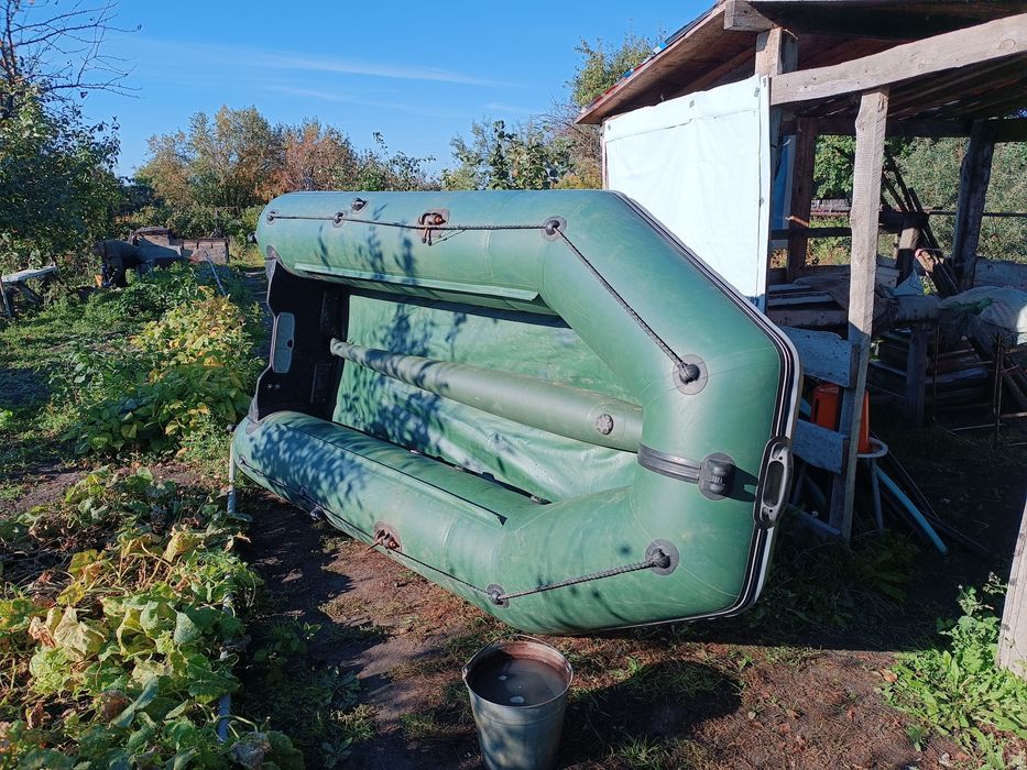 Продам лодку Колибри