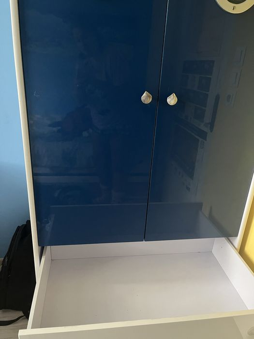 Бюро, контейнер и гардероб обзавеждане за детска стая