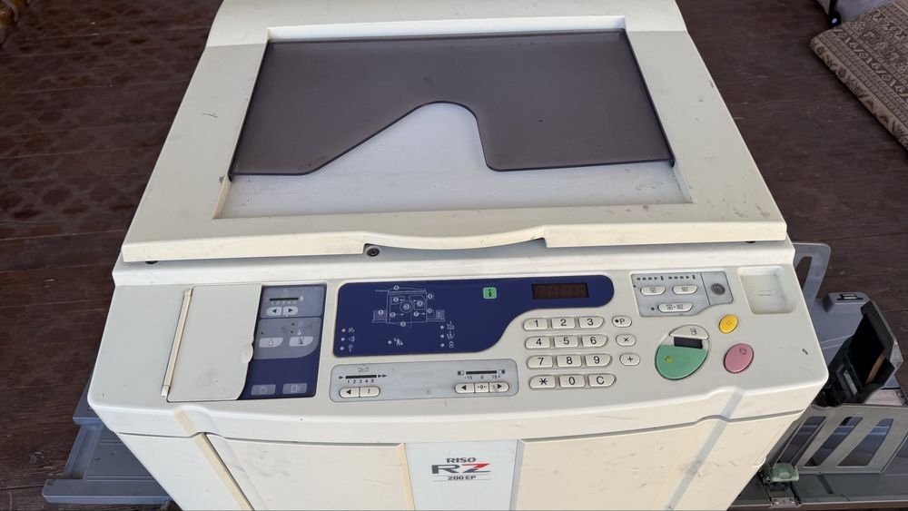 Ризограф riso rz 200 ep sotiladi-yaxshi va tez chiqaradi