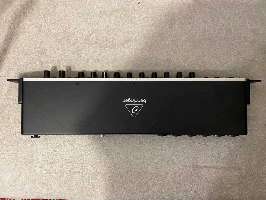Placa audio studio Behringer U-PHORIA UMC1820 rack 19" defecta