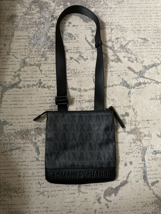продам барсетку от Armani