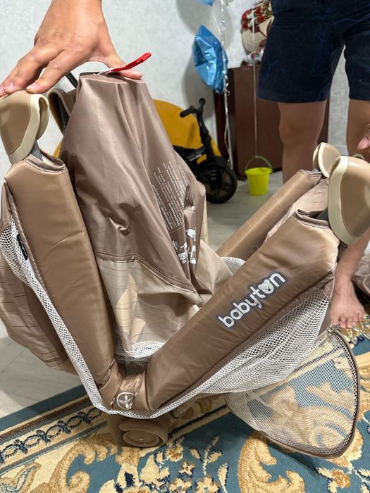 Продам кроватку-манеж