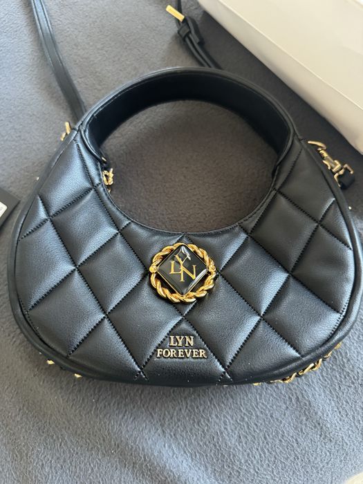 Продам сумочку женскую LYN