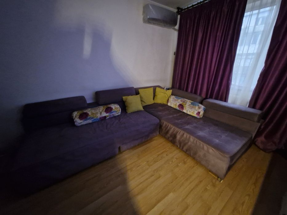 Colțar pe partea stanga