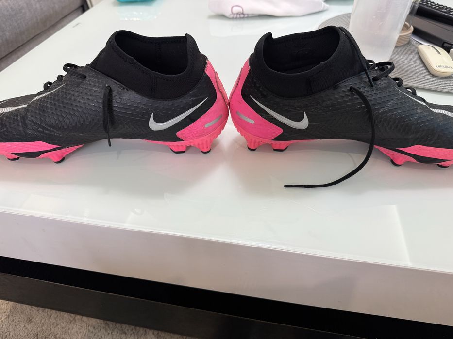 Футболни обувки Nike Phantom с чорапче