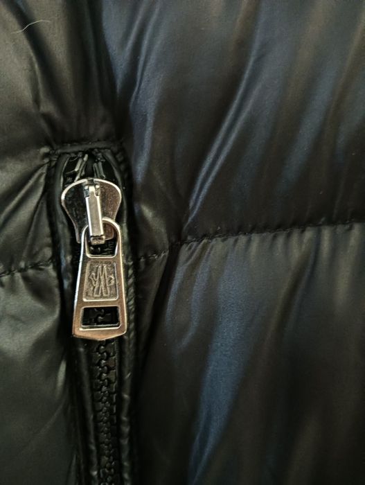 Geaca Moncler urgent