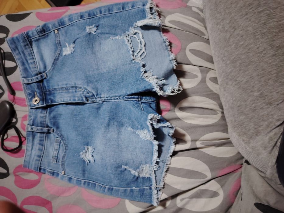 Къси модерни дънкови панталонки