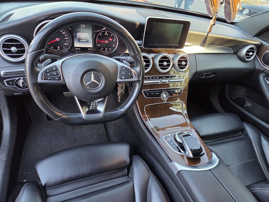 Vând Mercedes Benz C220 AMG