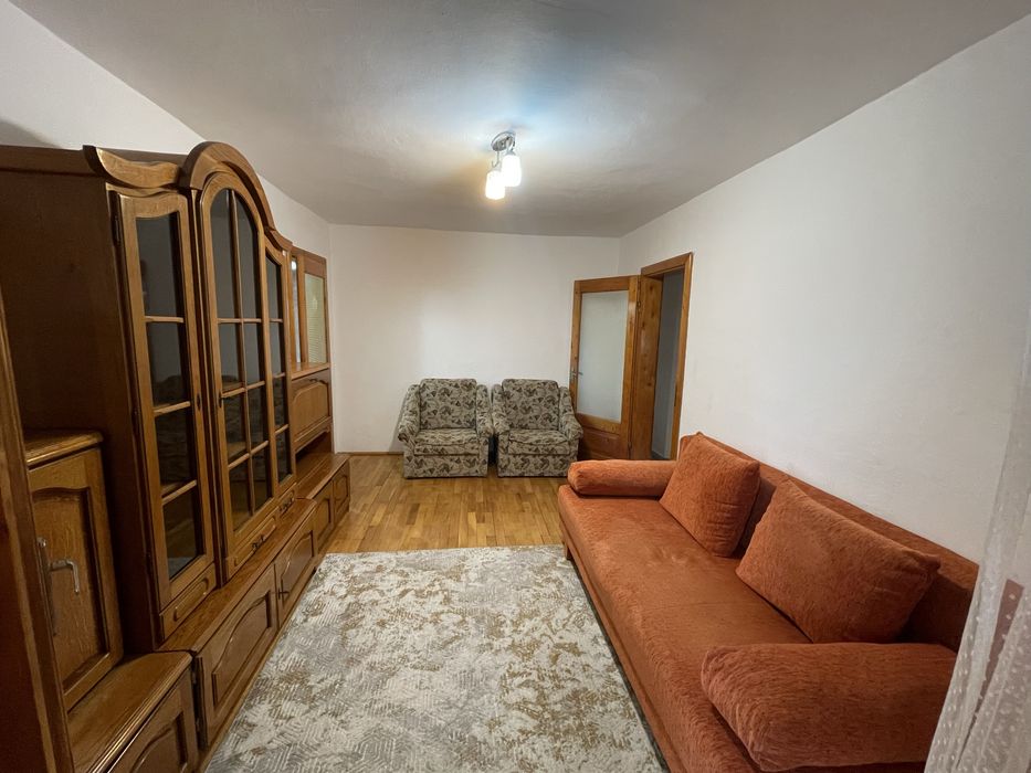 Apartament 2 camere et 1 central Chisineu Cris
