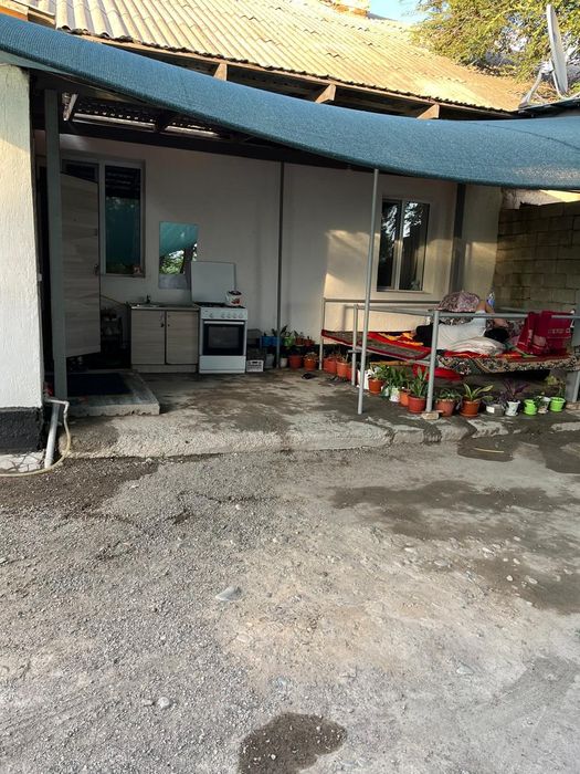 Продам дом в среднем состоянии