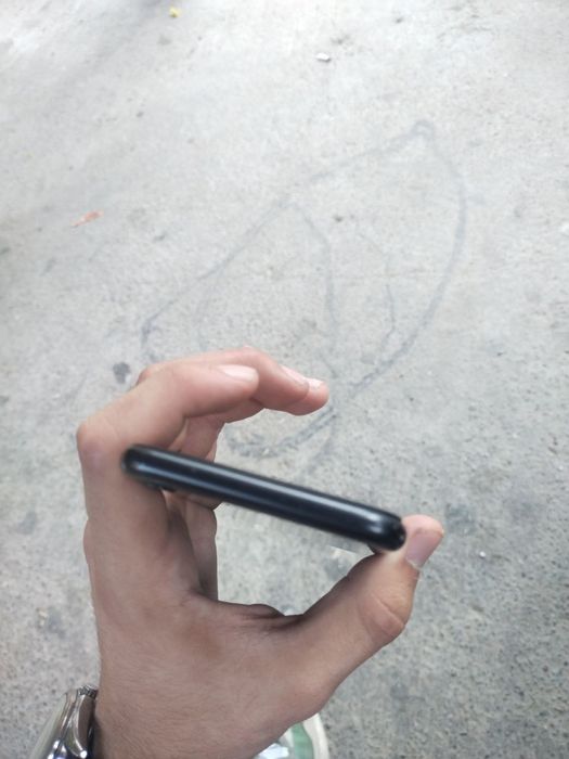 iPhone se 2022 sotiladi