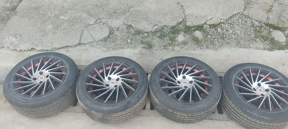Продаются сака диски с шинами R15
