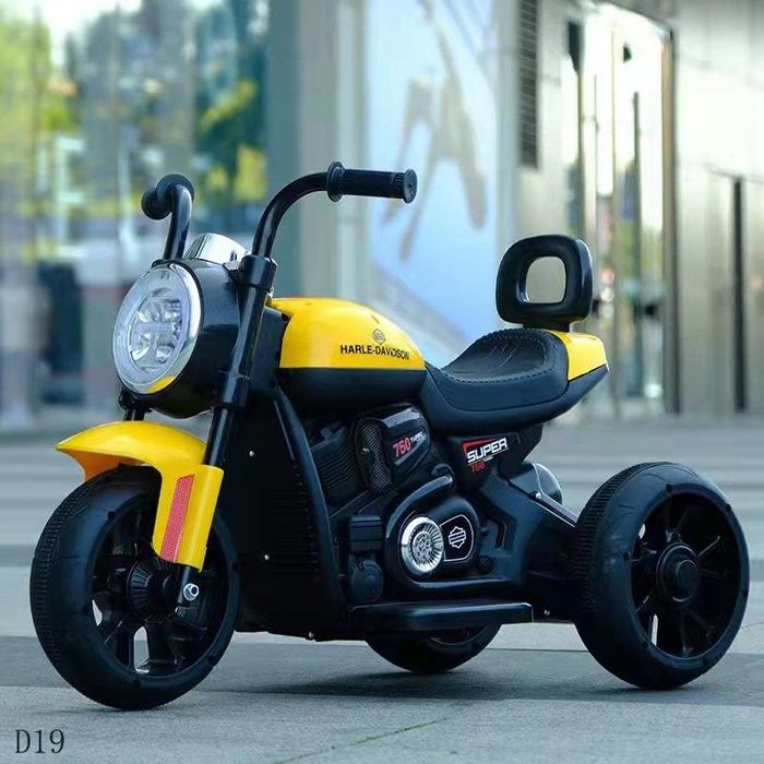 Bolalar mashinasi elektromobil