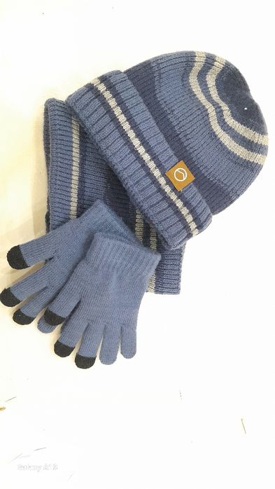 Продам шапки новый