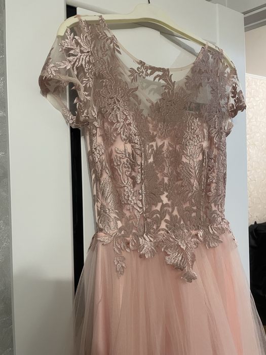 Платье празнидничное 15000