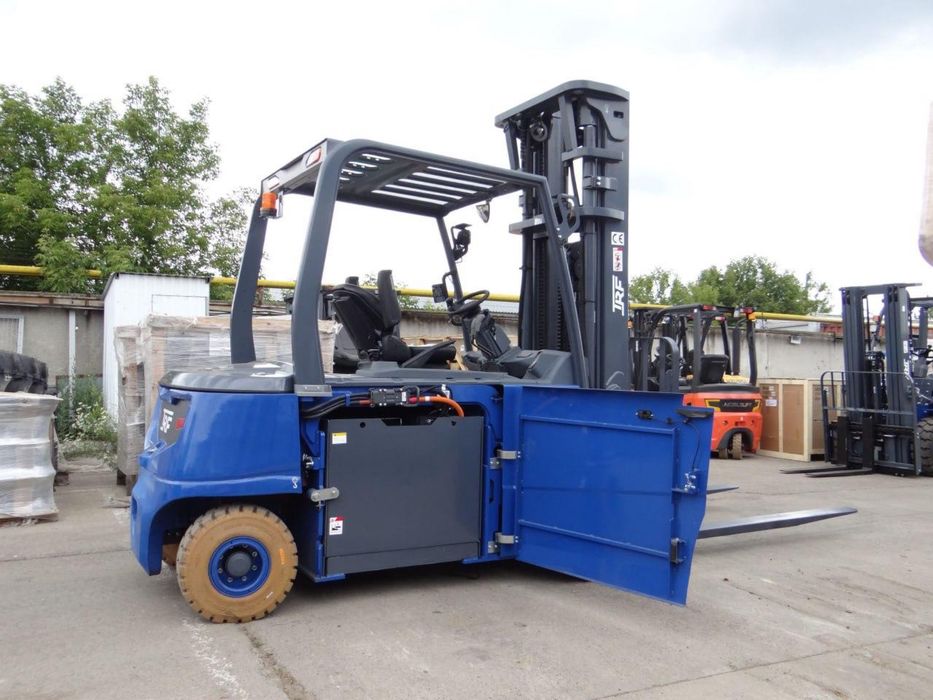 Вилочный погрузчик 5тонн (кара)