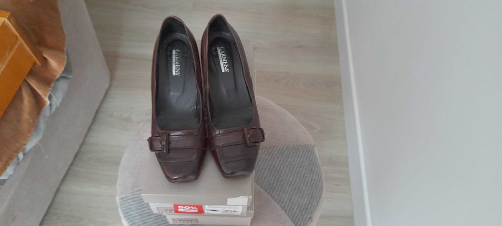 Pantofi de piele Carmen's