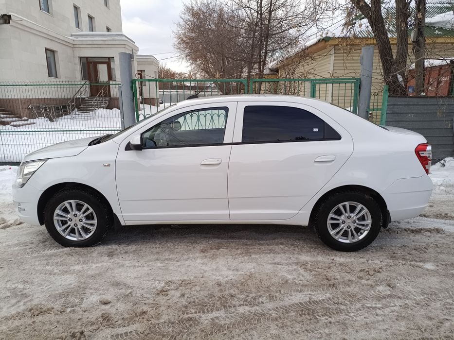 Шевролет кобальт 2021год