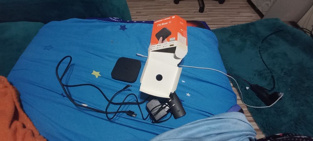 Vând xiaomi Mi box S