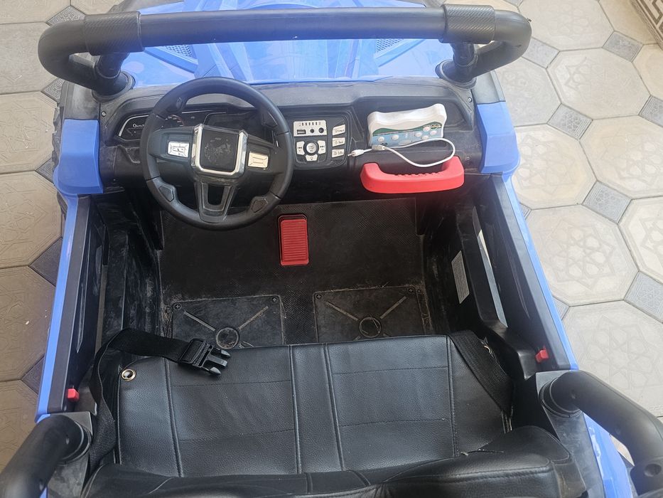 Электро машинка детская ,болалар электро мошин с зарядным устройством.