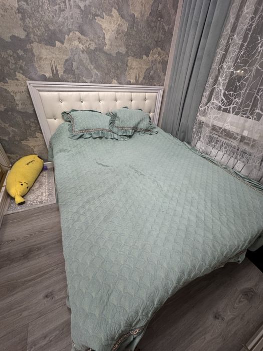 Двухспальная кровать